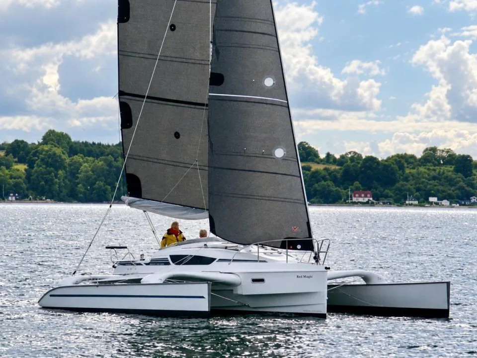 Dragonfly 28 Touring usato - foto 1