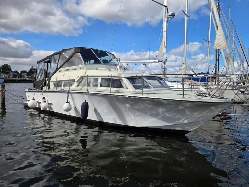 Coronet 32 Oceanfarer used - photo 1