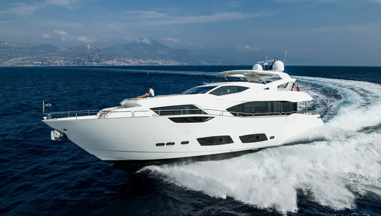 Sunseeker 95 Yacht
