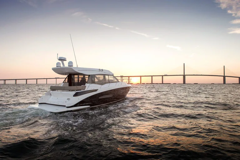 Regal Boats 42 Grande Coupé