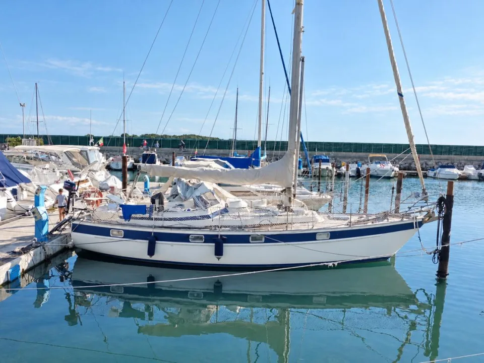 Hallberg-Rassy 352 used - photo 1