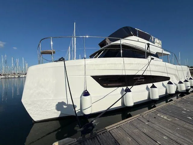 Aventura Yachts Aventura 38 my fly used - photo 1