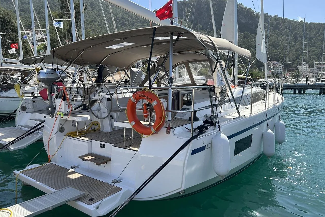 Bavaria Yachts C38 gebraucht - Foto 1