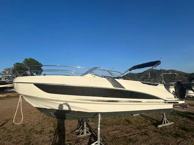 Beneteau FLYER 8.8 SUNDECK usato - foto 1