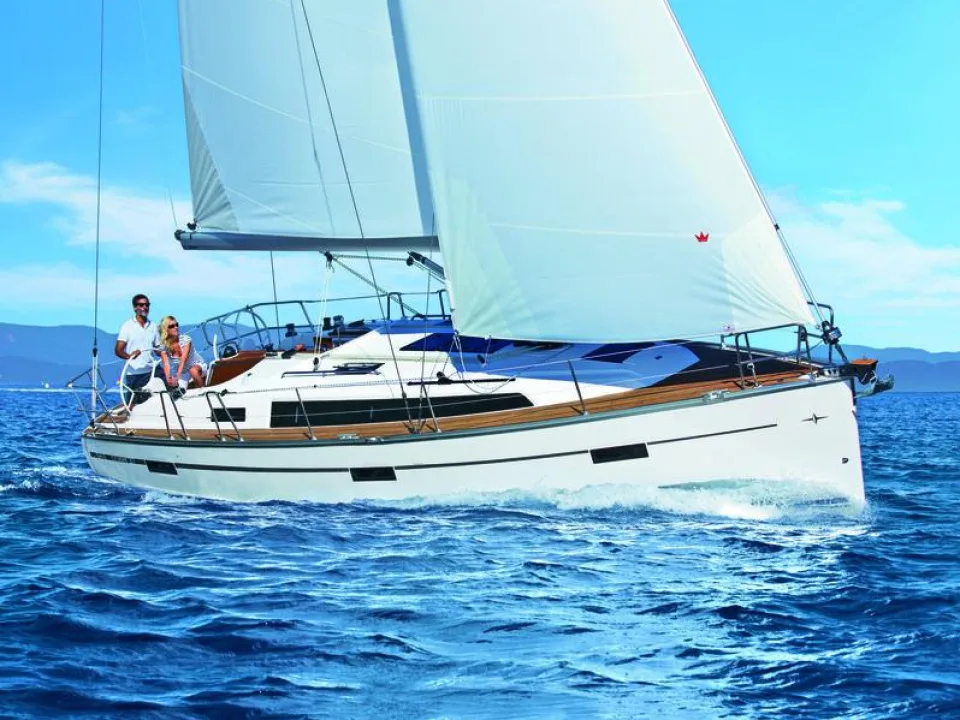 Bavaria Yachts Cruiser 37 used - photo 1