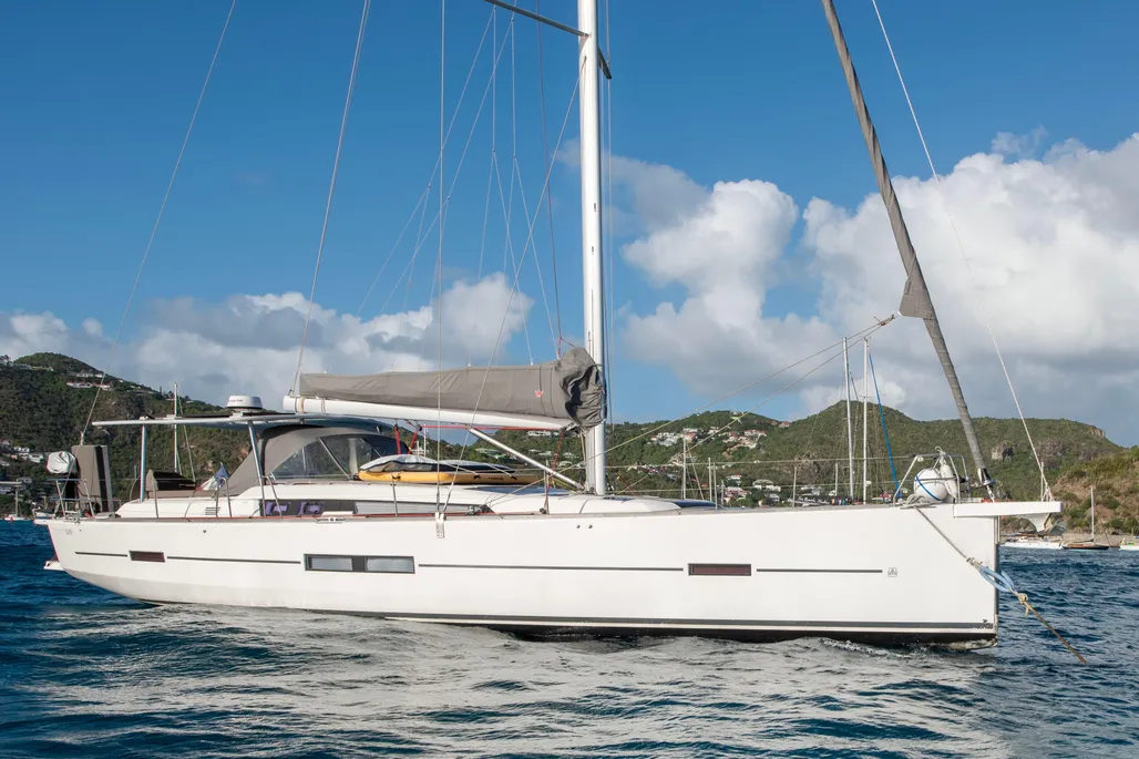 Dufour 520 used - photo 1