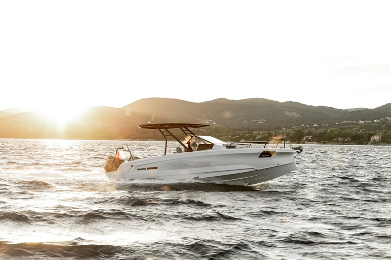 Brabus Marine Shadow 500 Cabin