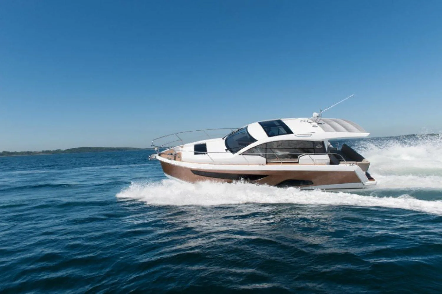 Sealine C335 used - photo 1