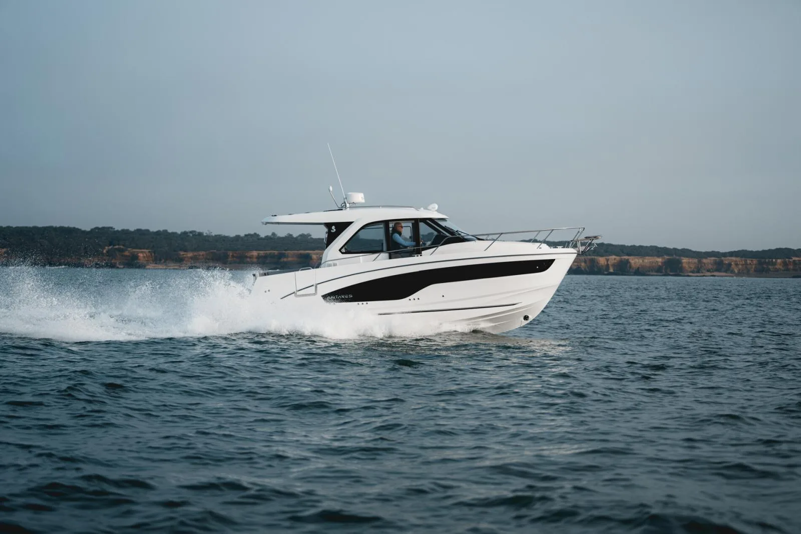 Beneteau Antares 9 ob v2 d'occasion - photo 1