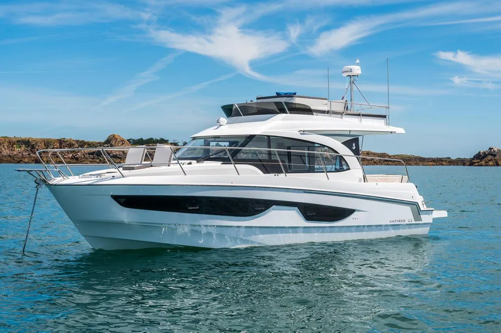 Beneteau Antares 11 Fly usato - foto 1