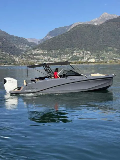 Manara Infinity 28' used - photo 1