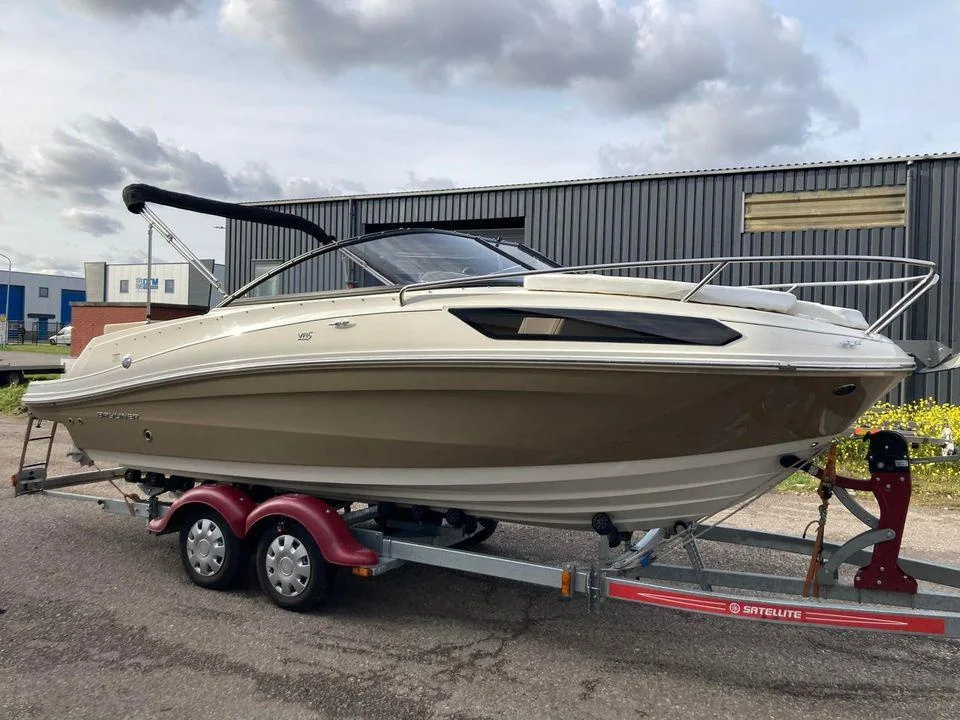 Bayliner VR5 Cuddy usato - foto 1