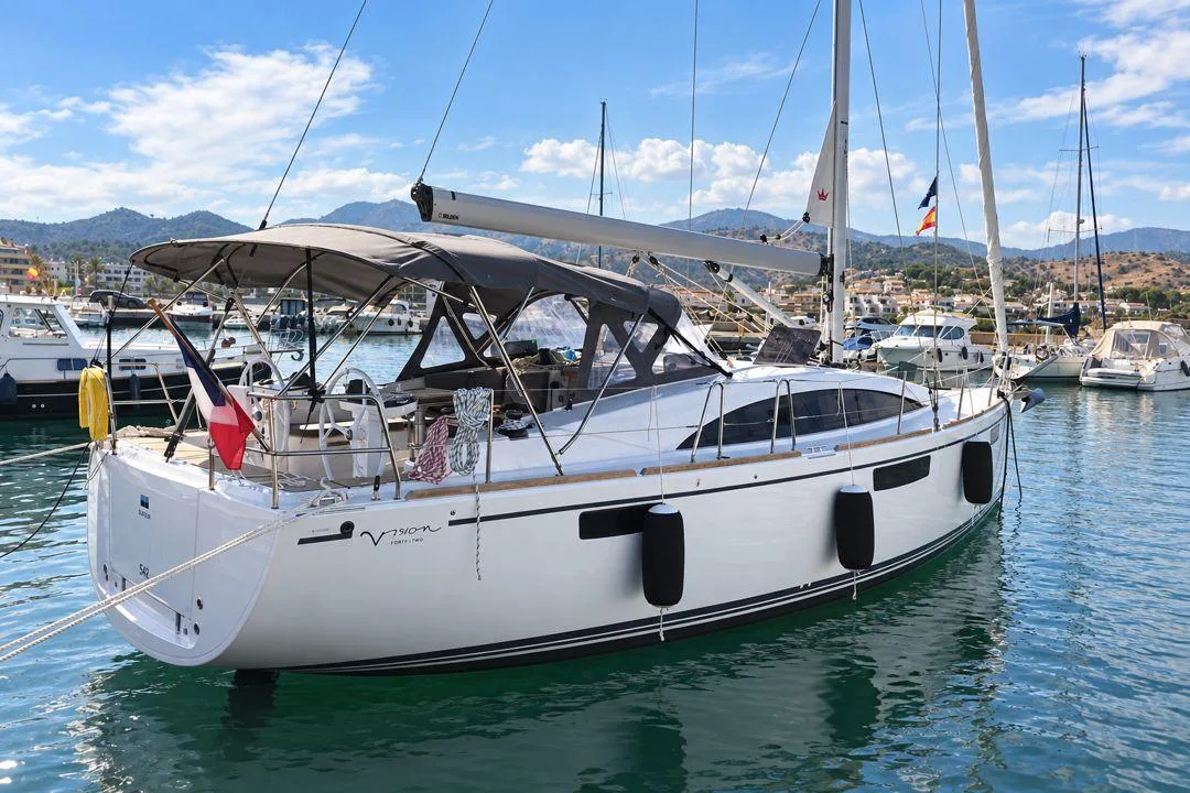 Bavaria Yachts Vision 42 usato - foto 1