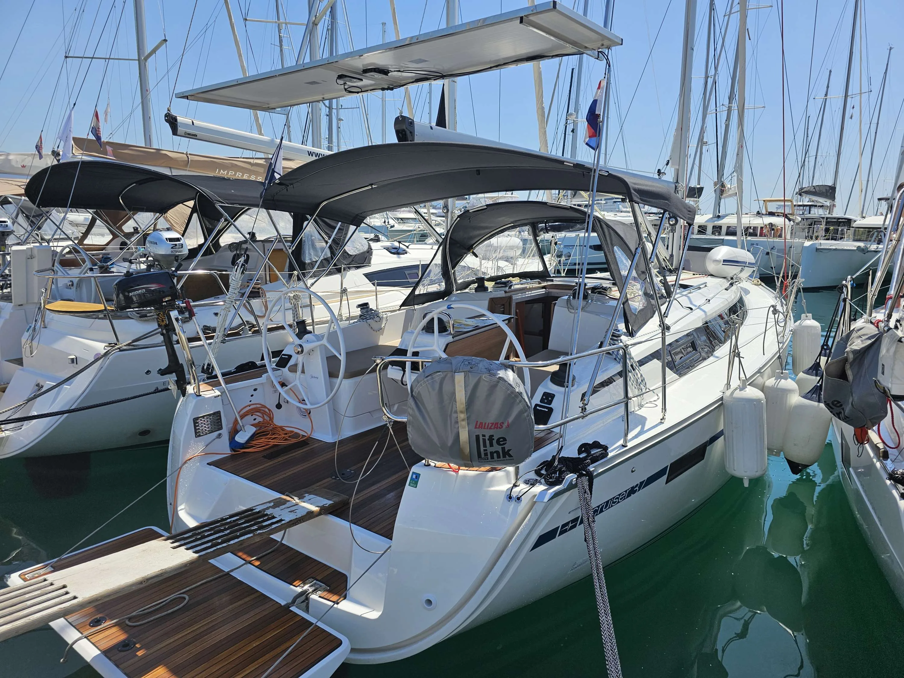 Bavaria Yachts 37 CRUISER used - photo 1