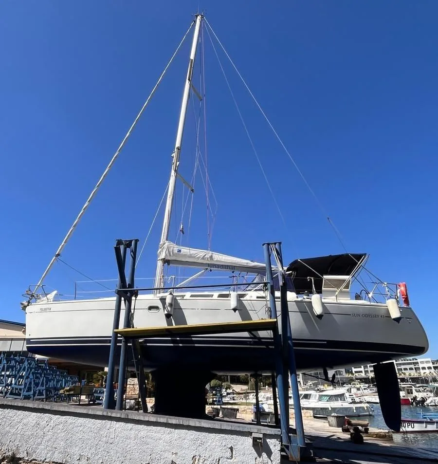 Jeanneau Sun odyssey 43 used - photo 1