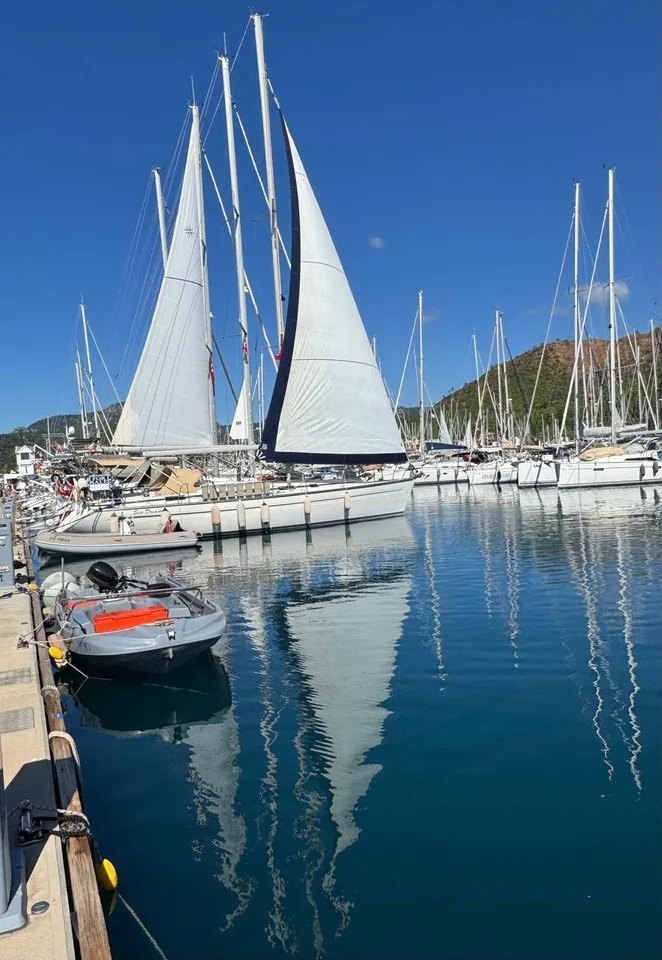 Bavaria Yachts 44 used - photo 1