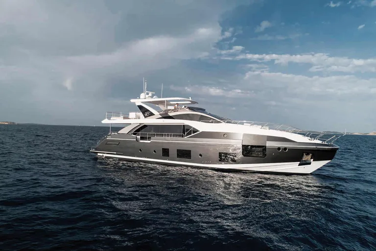 Azimut Grande 27M