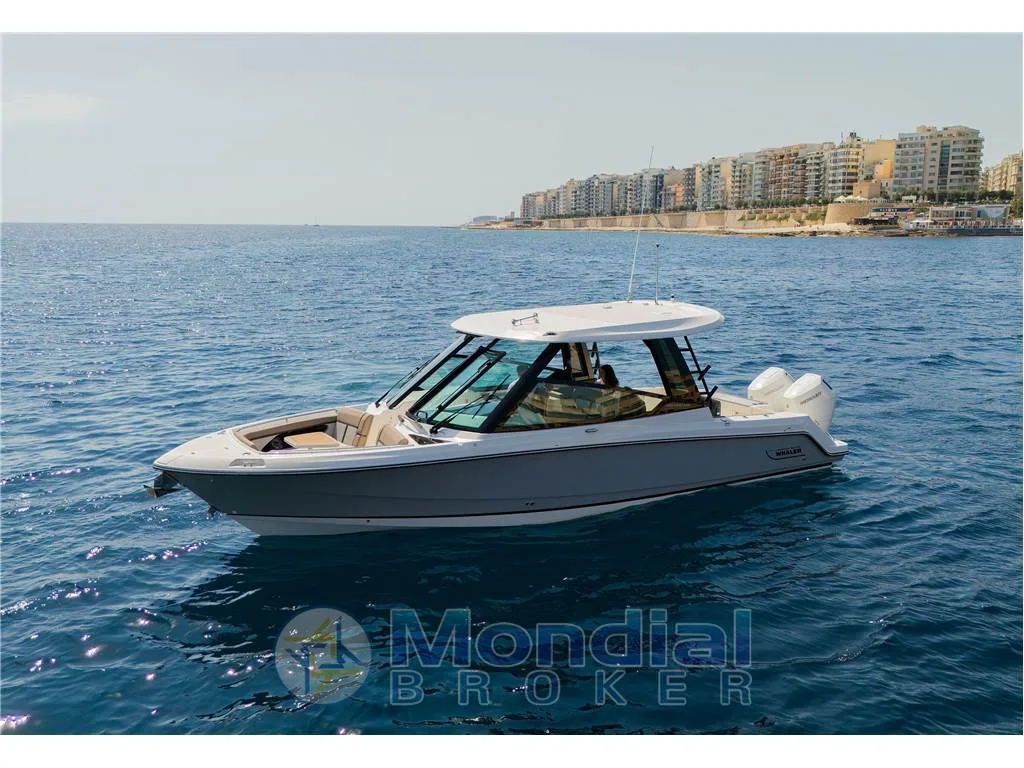 Boston Whaler Vantage 330 used - photo 1