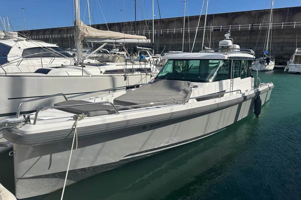 Axopar 37 Sports Cabin used - photo 1