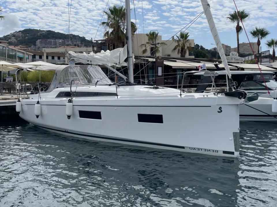 Beneteau Océanis 34.1 usato - foto 1