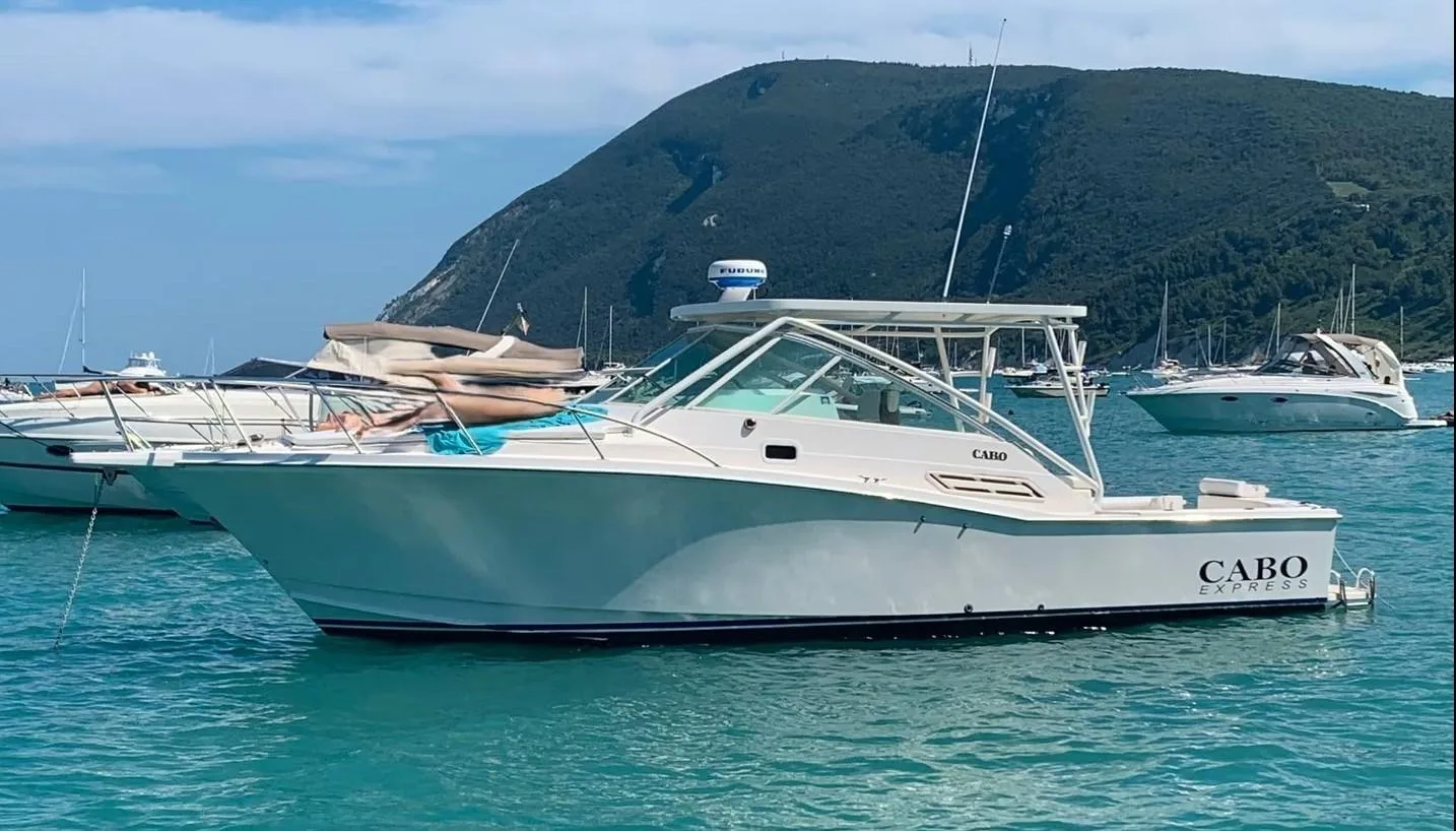 Cabo 31 express used - photo 1