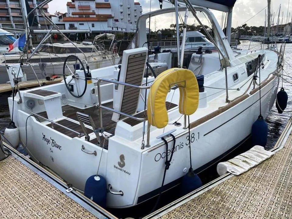 Beneteau OCEANIS 38.1 usato - foto 1