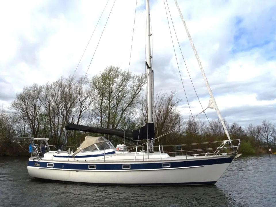 Hallberg-Rassy 352 Mkii used - photo 1