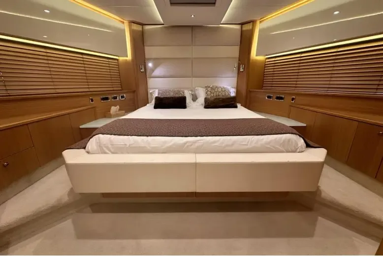 Sunseeker PREDATOR 84 used - hero image 15
