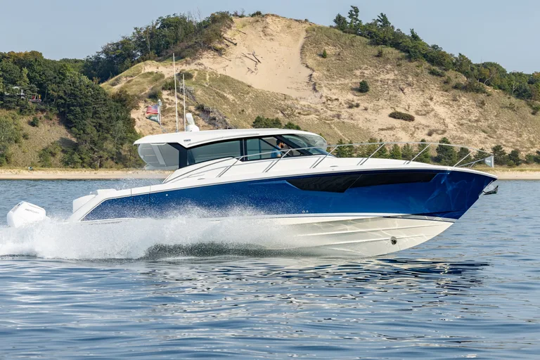 Tiara Yachts 43LE
