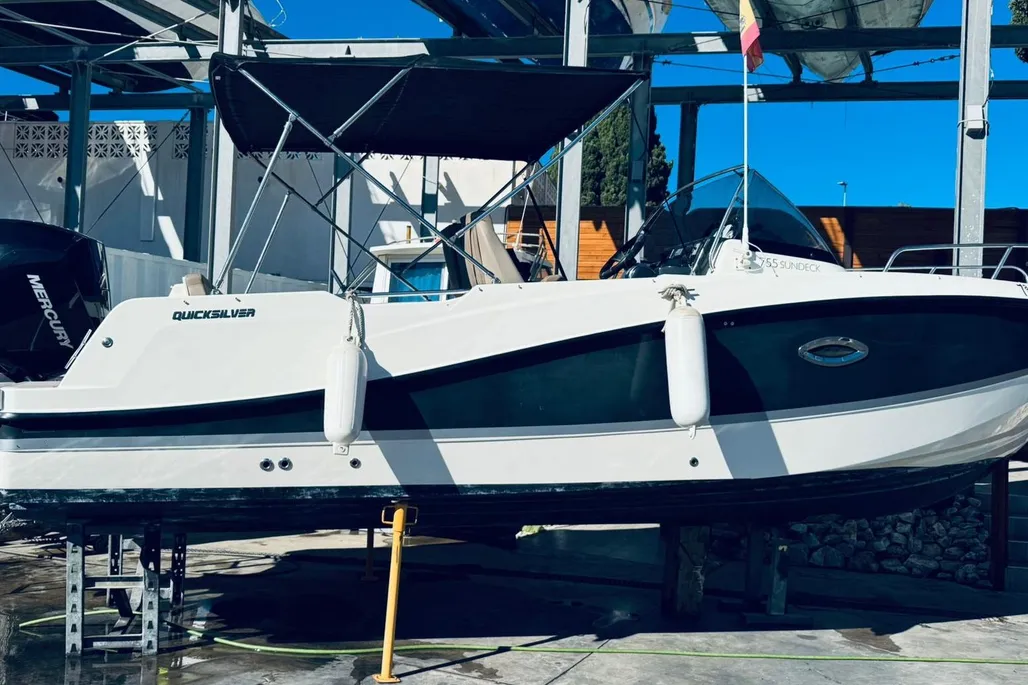 Quicksilver Activ 755 Sundeck gebraucht - Foto 1