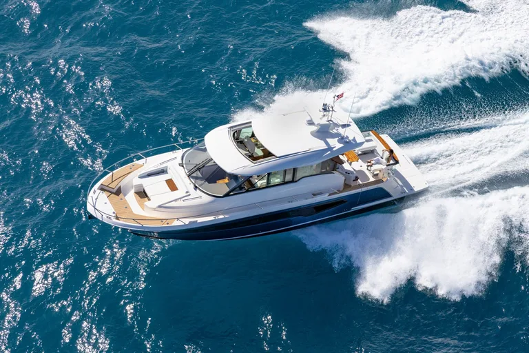 Tiara Yachts EX54