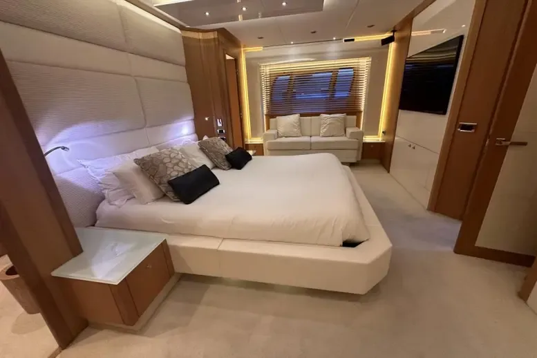 Sunseeker PREDATOR 84 used - hero image 13