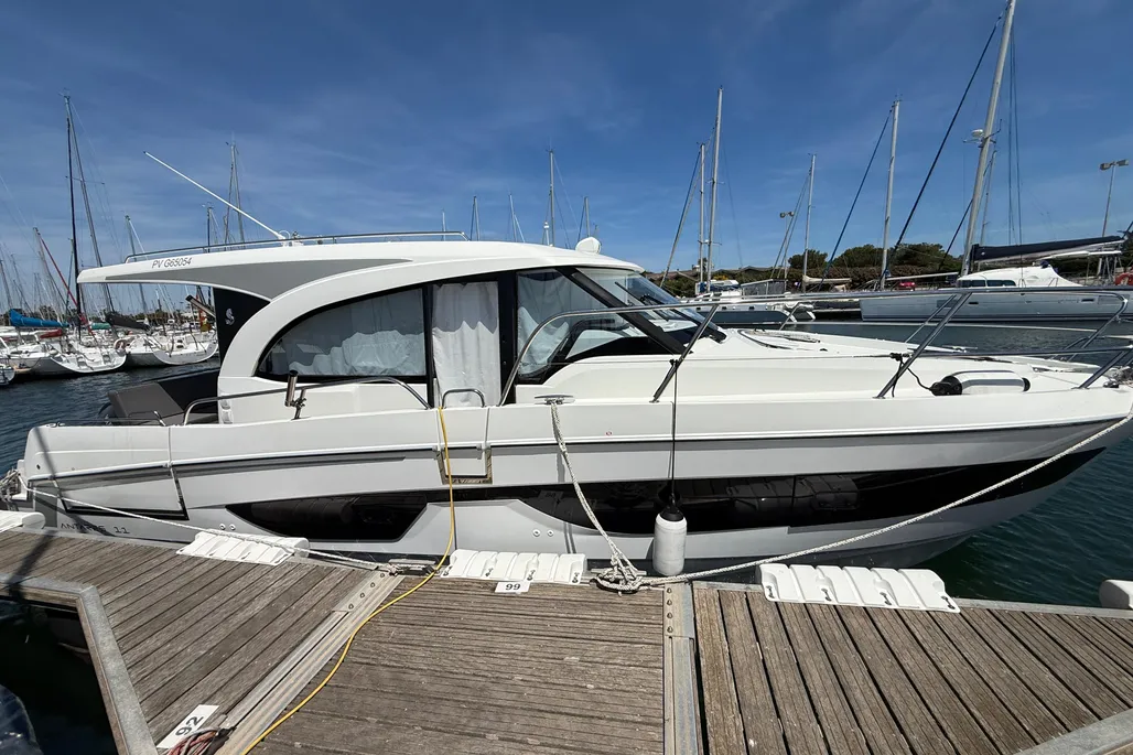 Beneteau Antares 11 OB d'occasion - photo 1