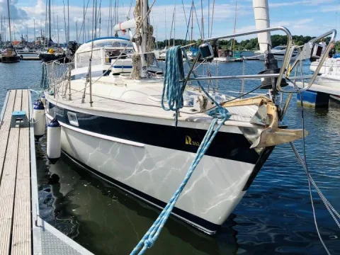 Hallberg-Rassy 352 used - photo 1