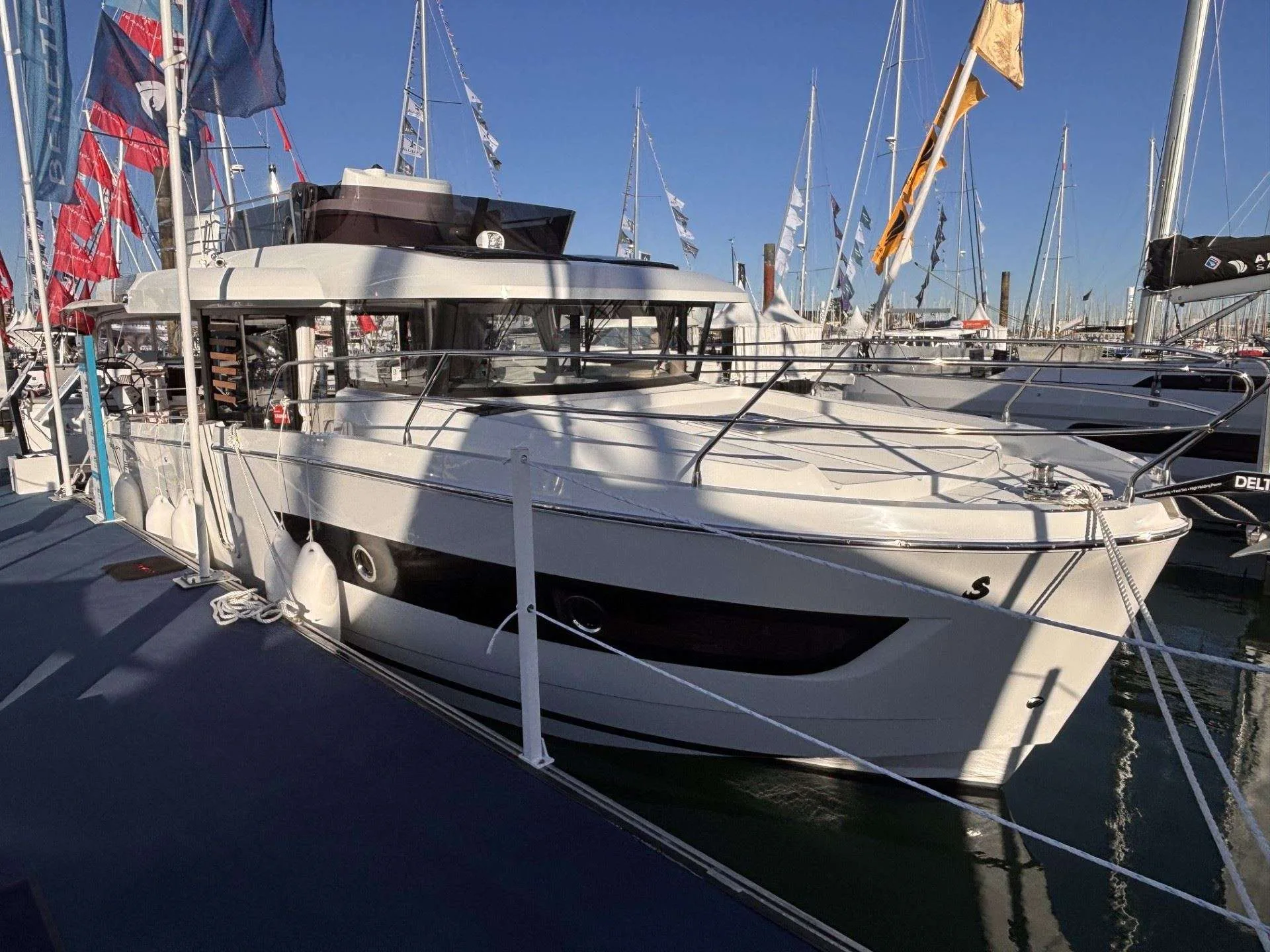 Beneteau SWIFT TRAWLER 37 FLY d'occasion - photo 1