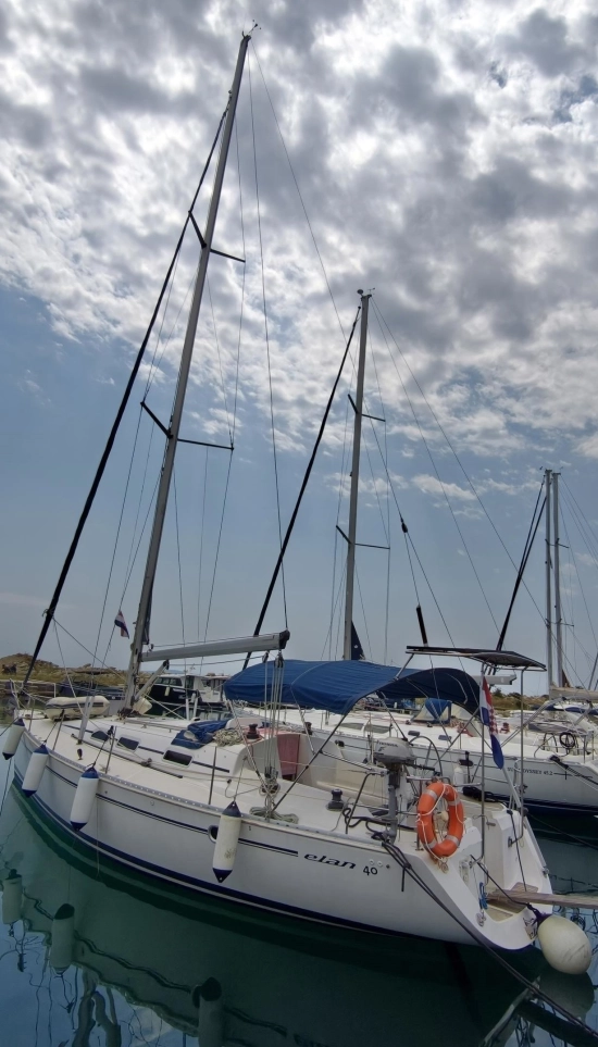 Elan Marine 40 Performance used - photo 1
