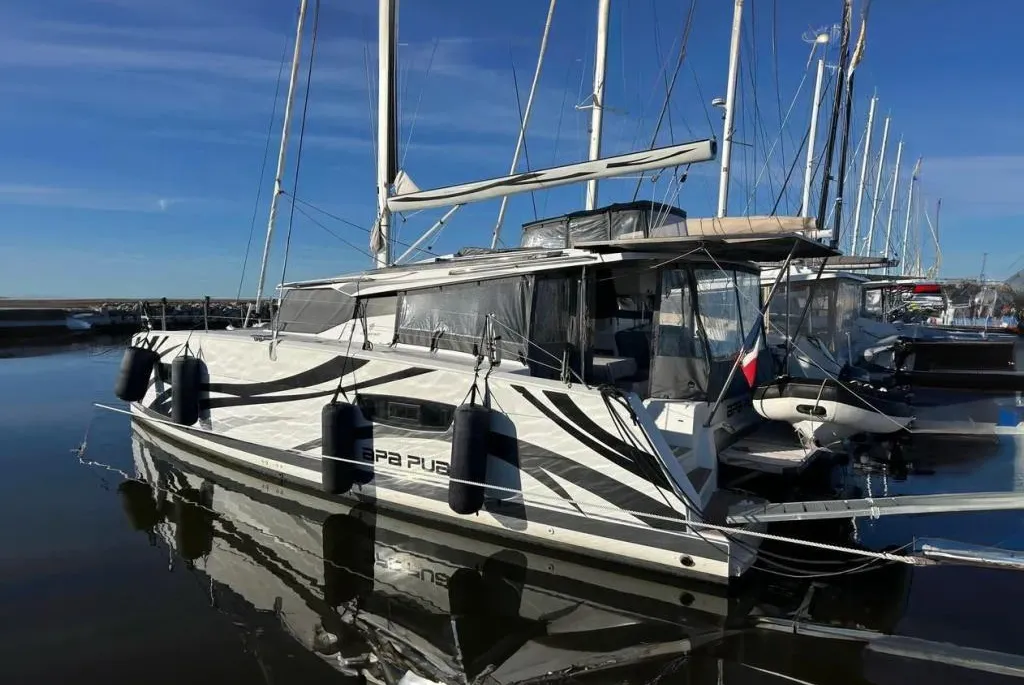 Fountaine Pajot Astrea 42 used - photo 1