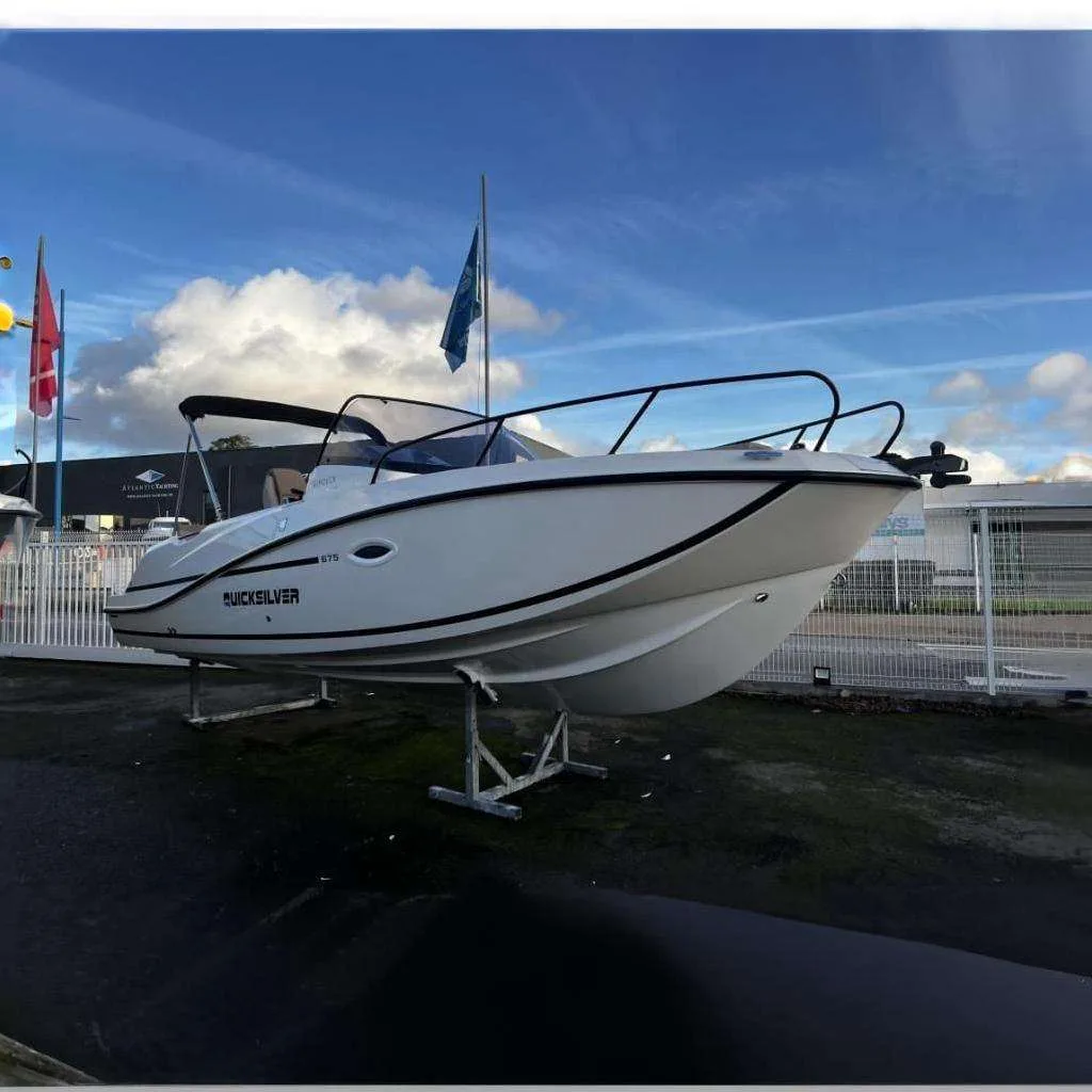 Quicksilver ACTIV 675 SUNDECK used - photo 1