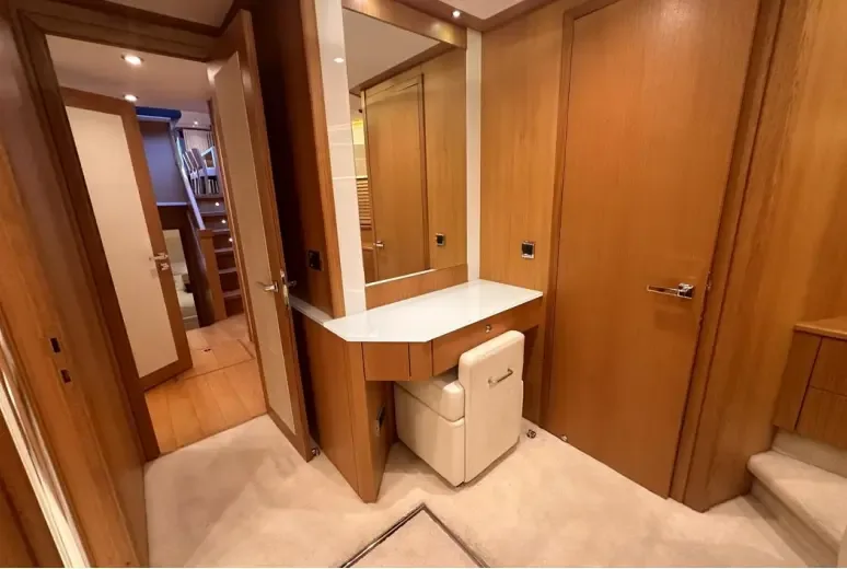 Sunseeker PREDATOR 84 used - hero image 17