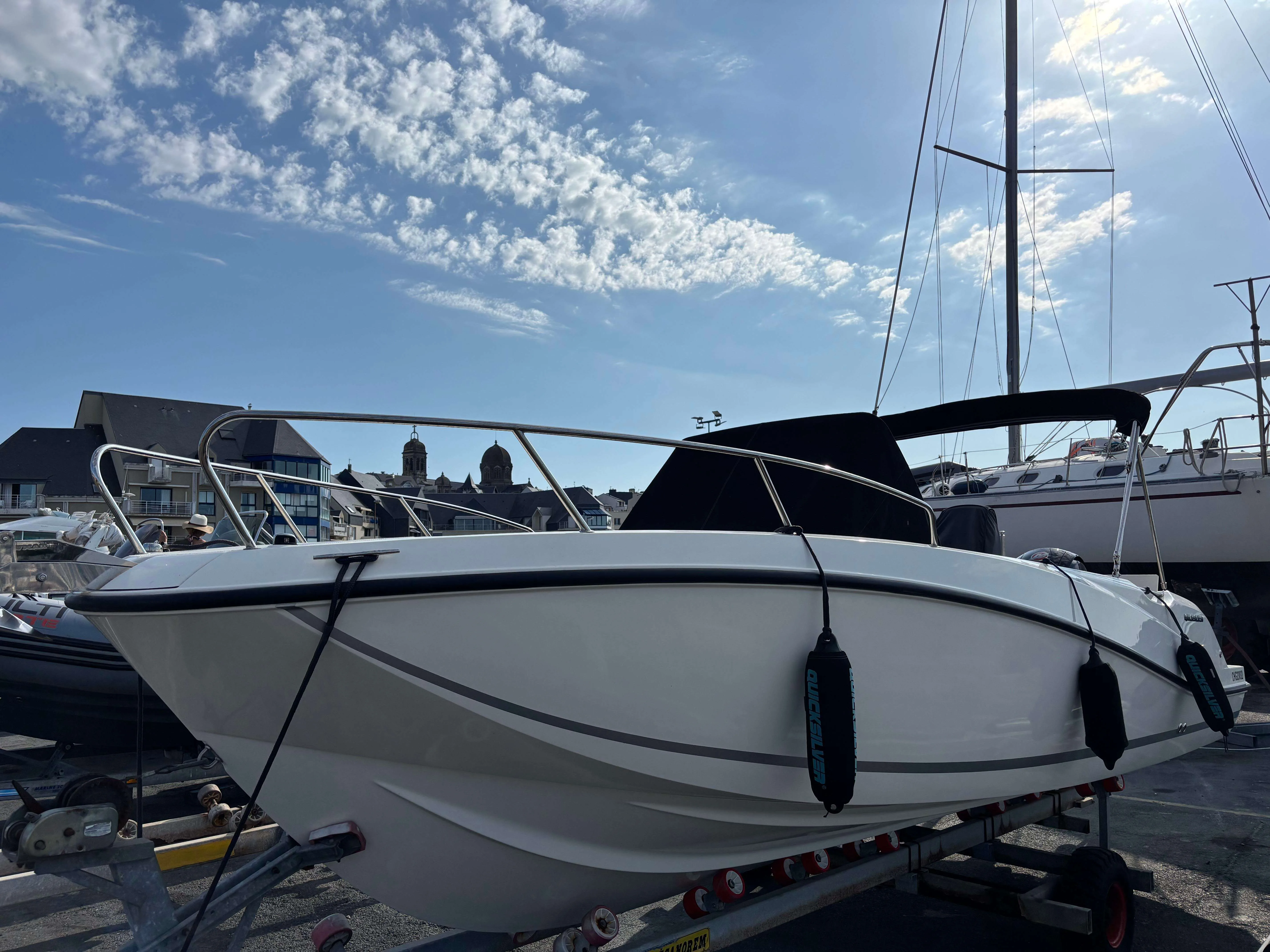 Quicksilver ACTIV 675 OPEN gebraucht - Foto 1