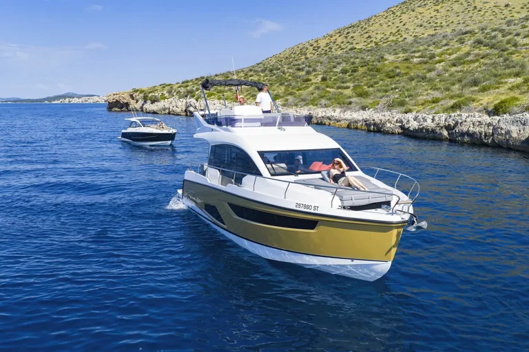 Sealine F430