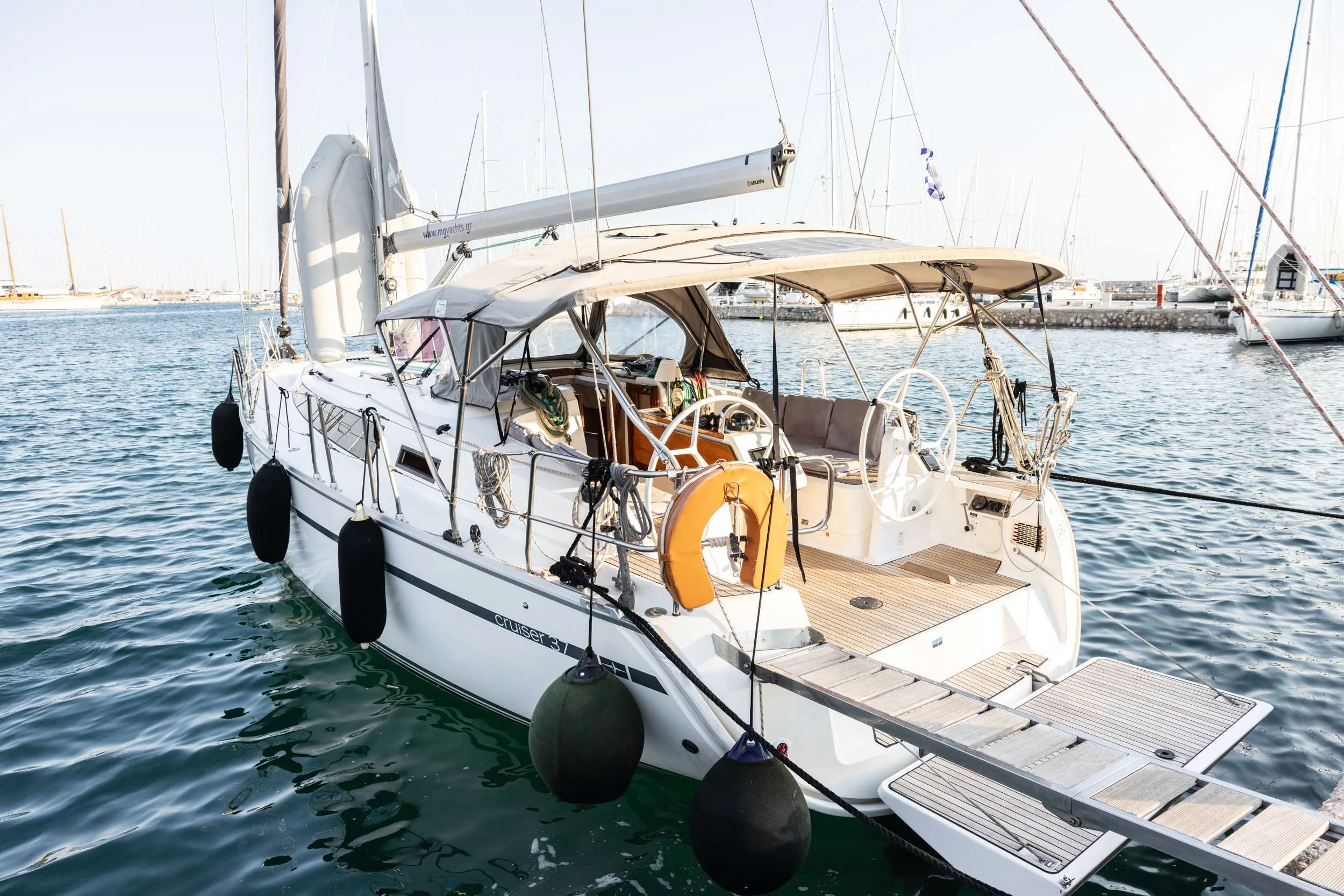 Bavaria Yachts 37 CRUISER used - photo 1