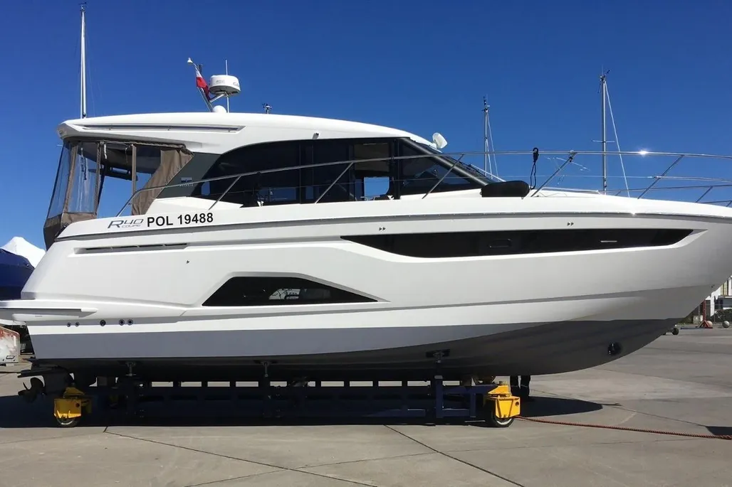 Bavaria Yachts R40 Coupe gebraucht - Foto 1 Bavaria Yachts R40 Coupe gebraucht - Foto 1