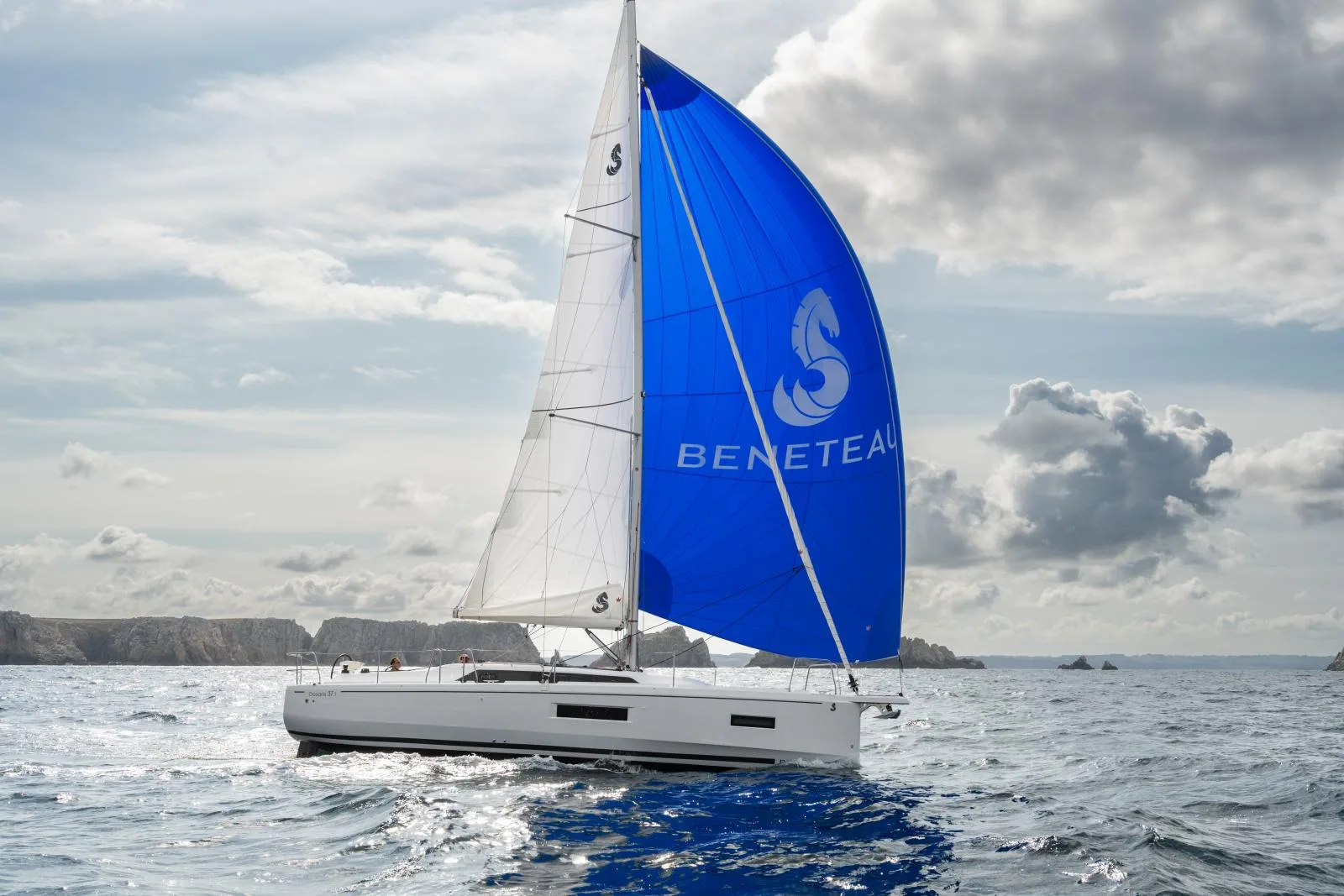 Beneteau Oceanis 37.1 used - photo 1