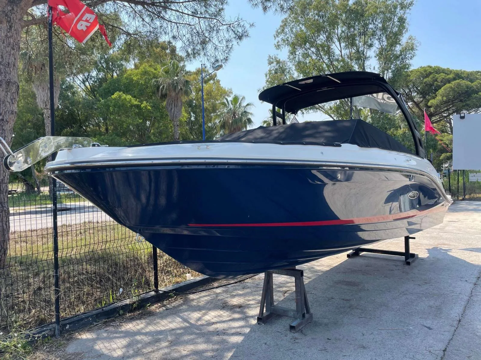Sea Ray Spoe 230 used - photo 1