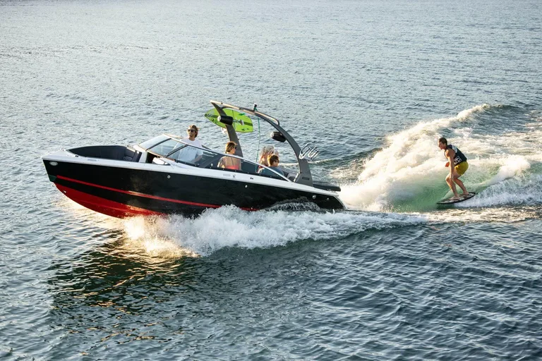 Four Winns H4 Surf