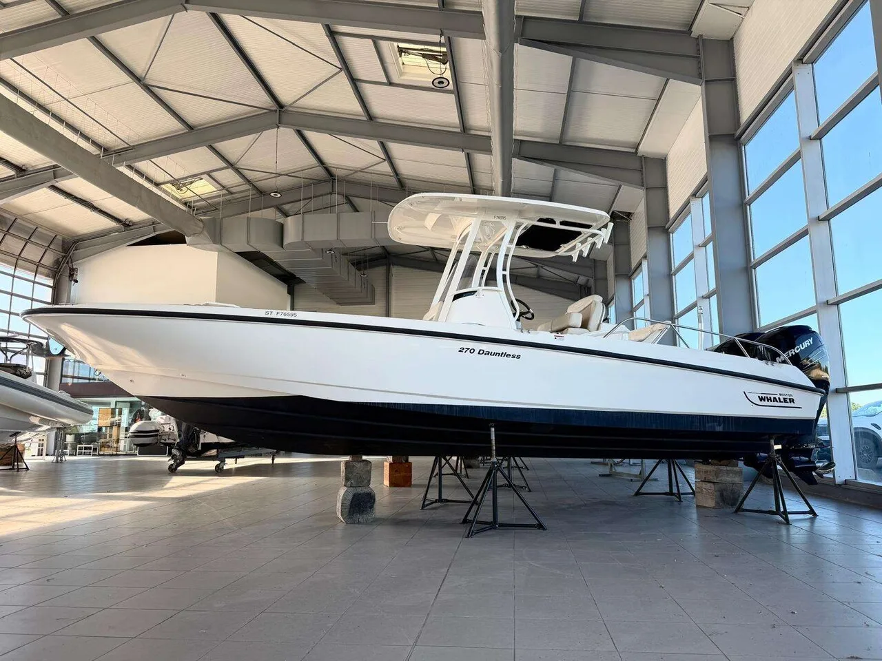 Boston Whaler Dauntless 270 used - photo 1