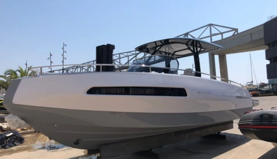 Invictus 320 GT used - photo 1