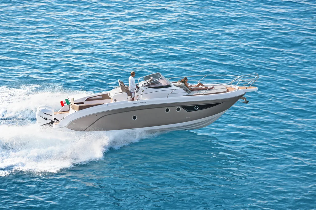 Ranieri Next 370 SH used - photo 1