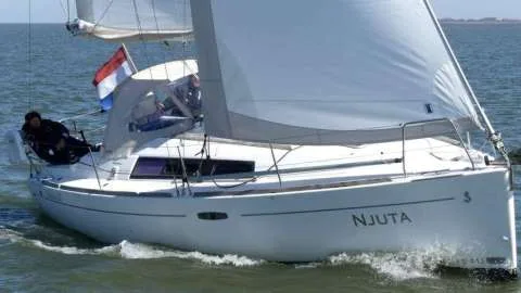 Beneteau Oceanis 31 (ondiepe Kiel) usato - foto 1